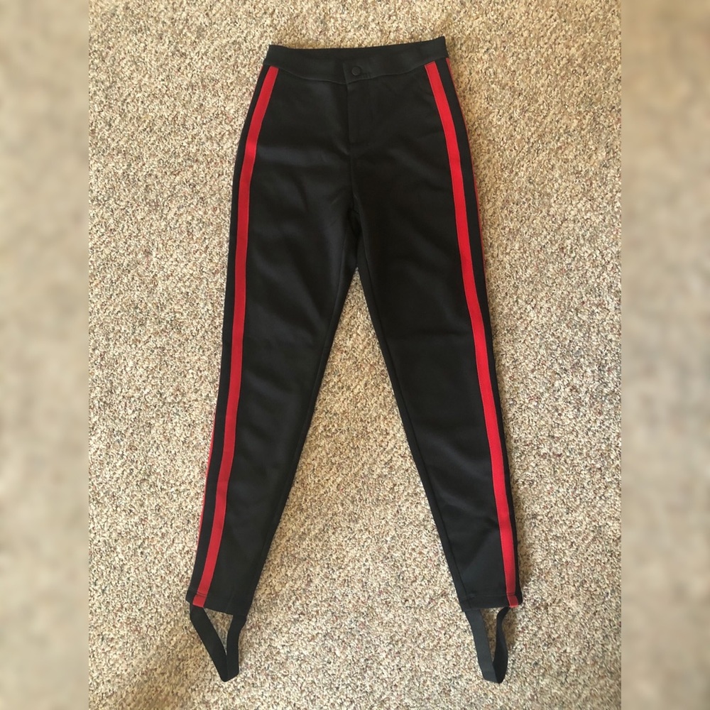 💸Final Sale💸NWOT. Stripe pants